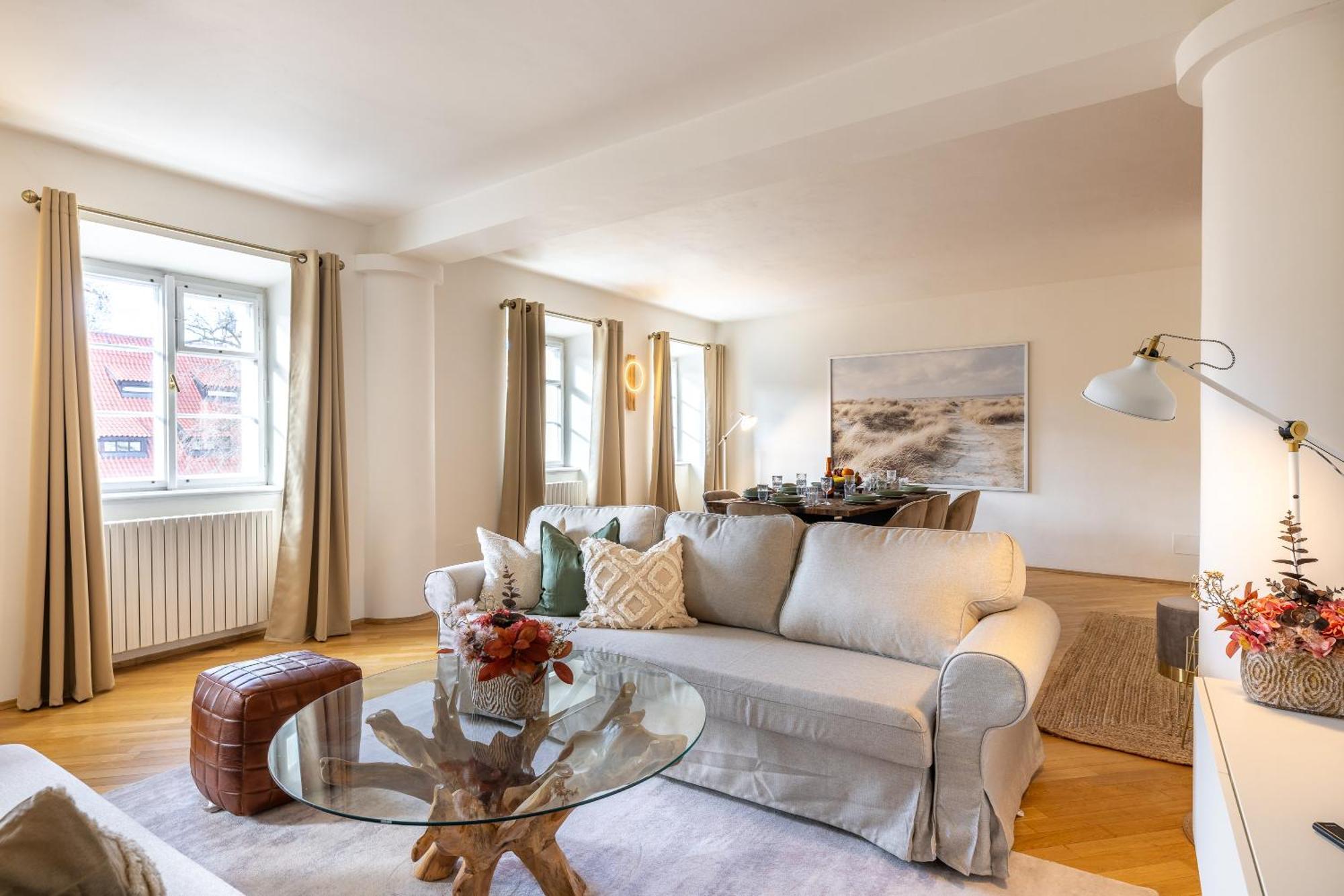 Luxury Retreat By Charles Bridge Daire
