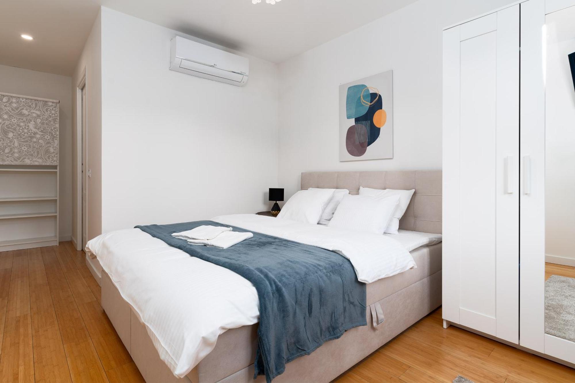 Spacious Near The River Daire