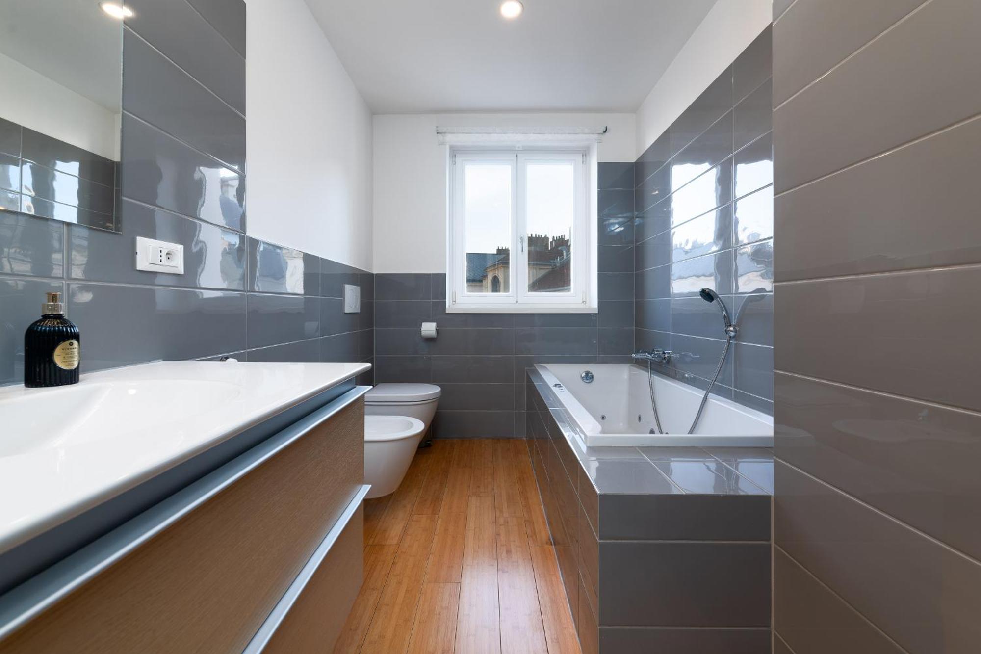 Daire Spacious Near The River *