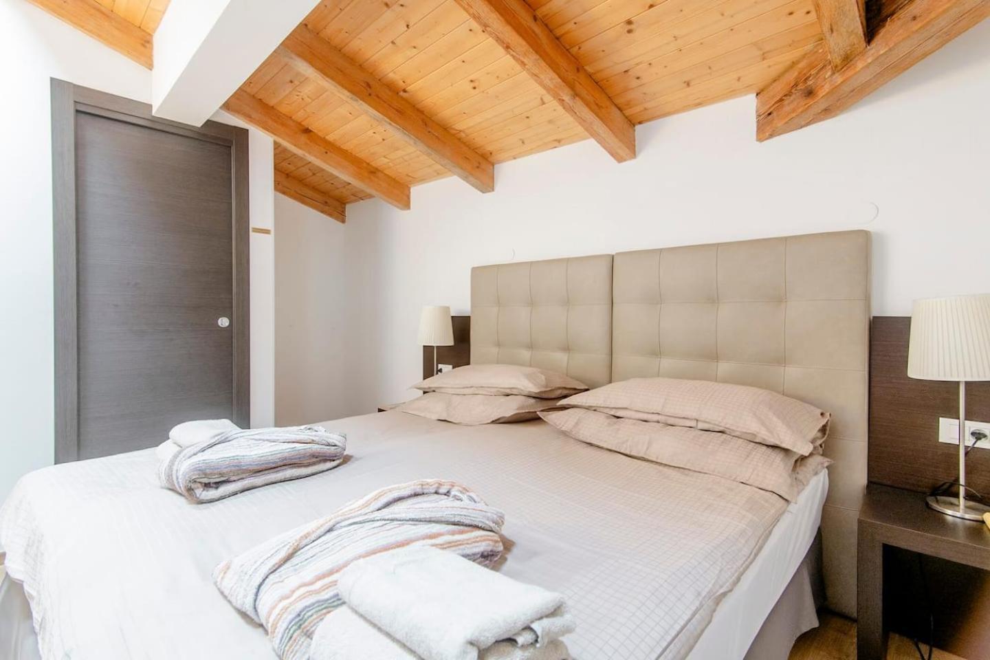 Apartment Place Of Grace - 50 Meters From Dancing House Prague