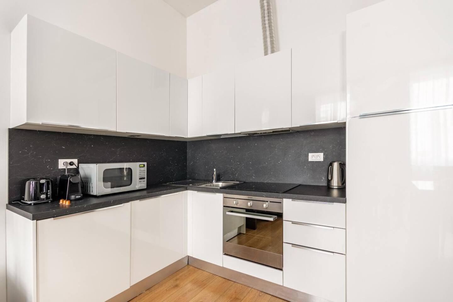 Apartment Place Of Grace - 50 Meters From Dancing House Prague