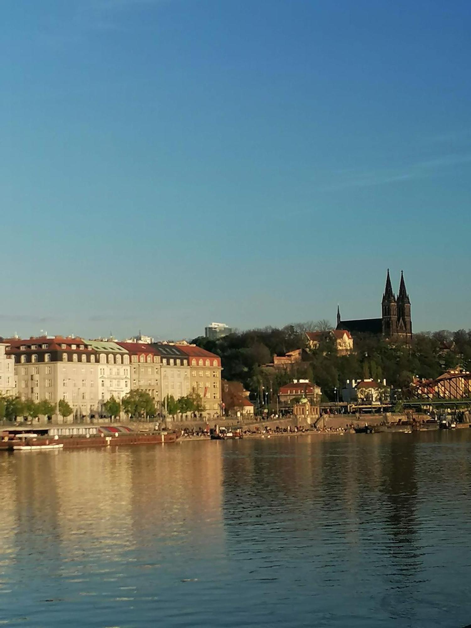 Apartment Valentinka Minutes Away From Charles Bridge *