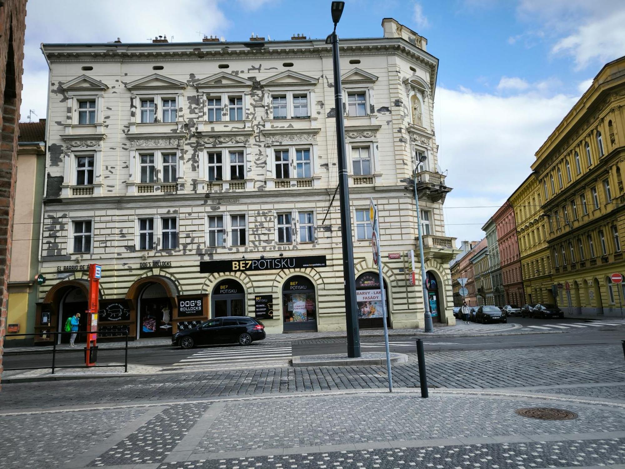 Valentinka Minutes Away From Charles Bridge Apartment *