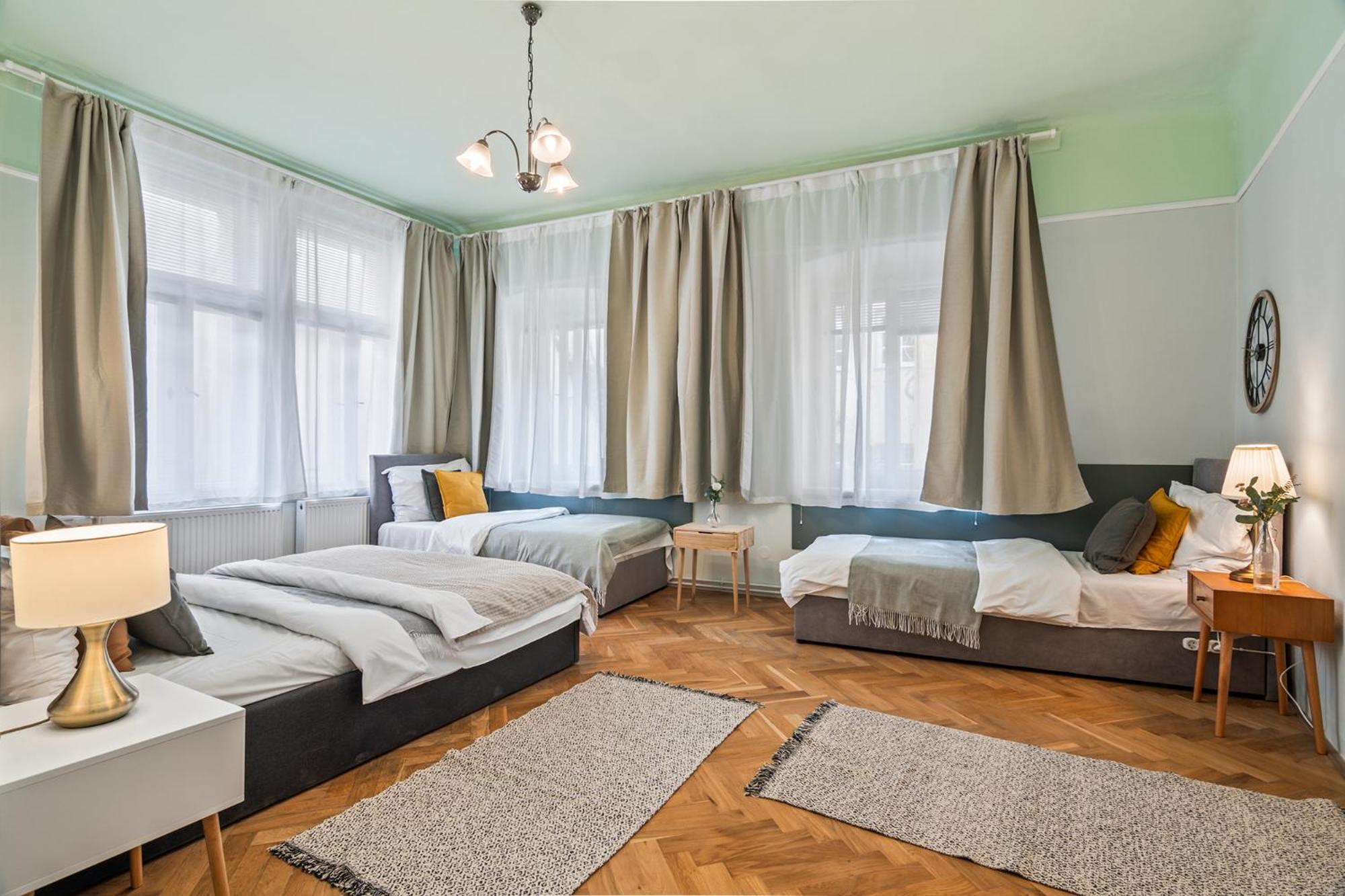 Charles Bridge Historical Apts By Michal&friends Prague