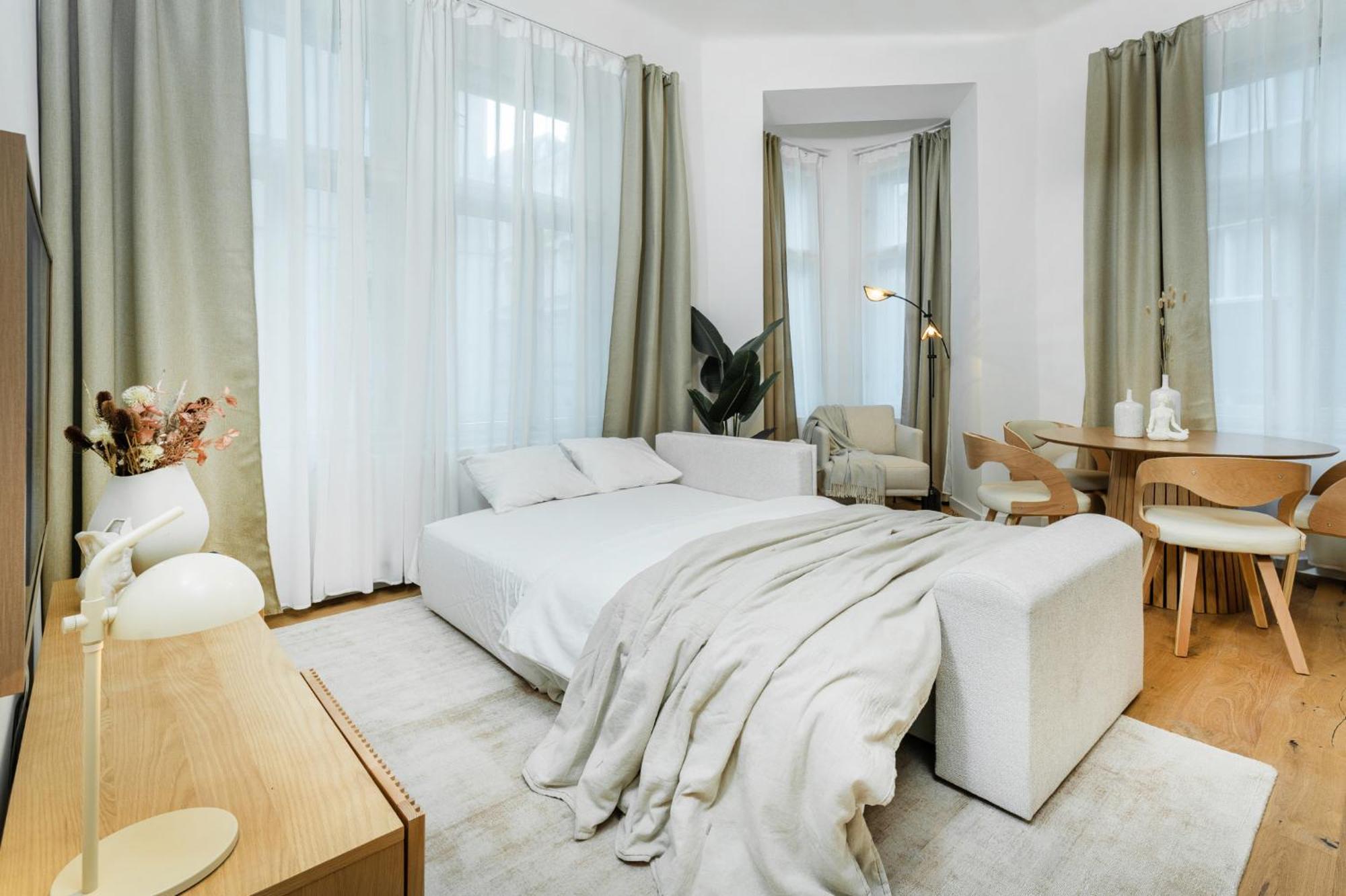 Cozy Wenceslas Square 700m Apartment, Apartment *
