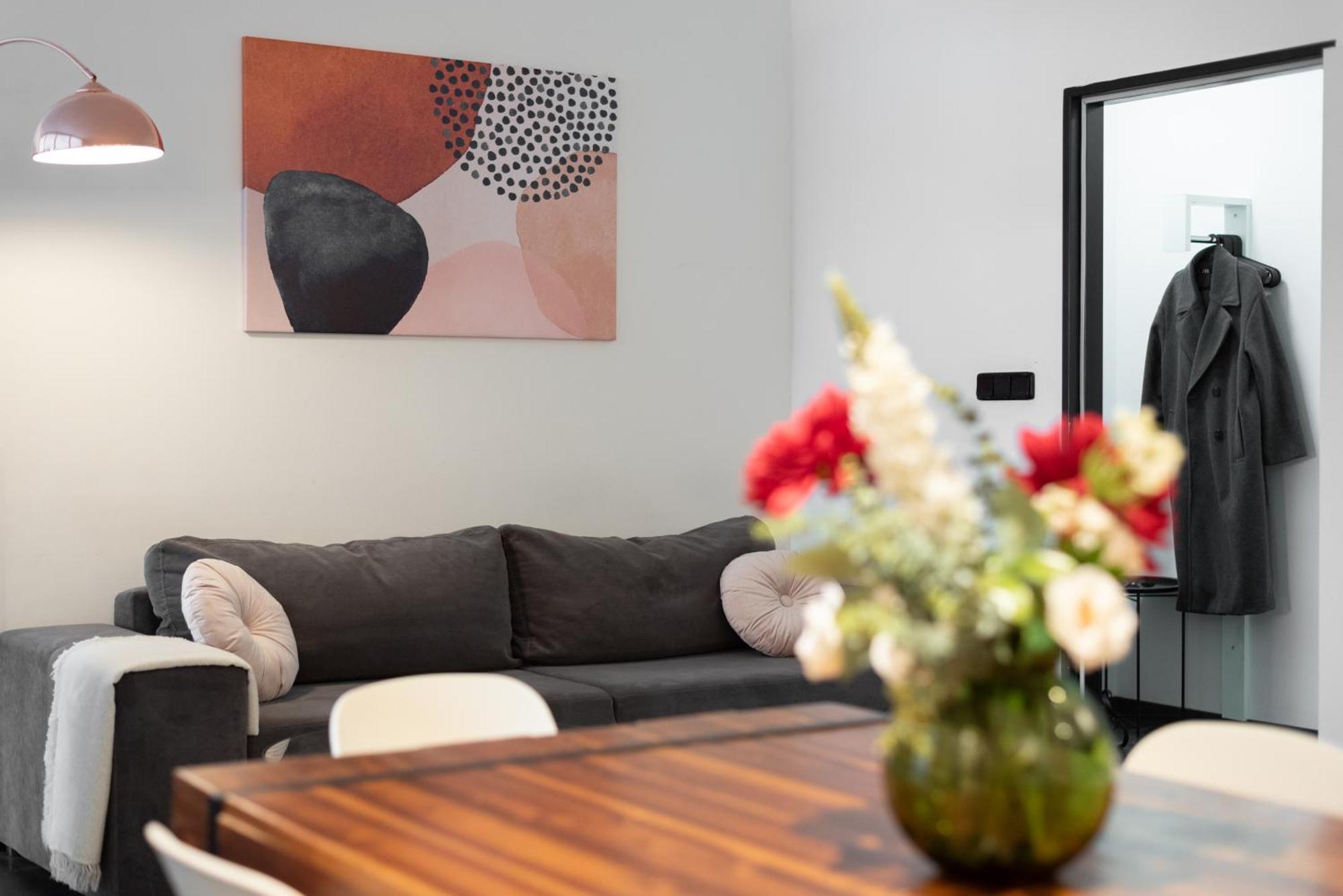 Apartment Spacious Near Karlin Square *