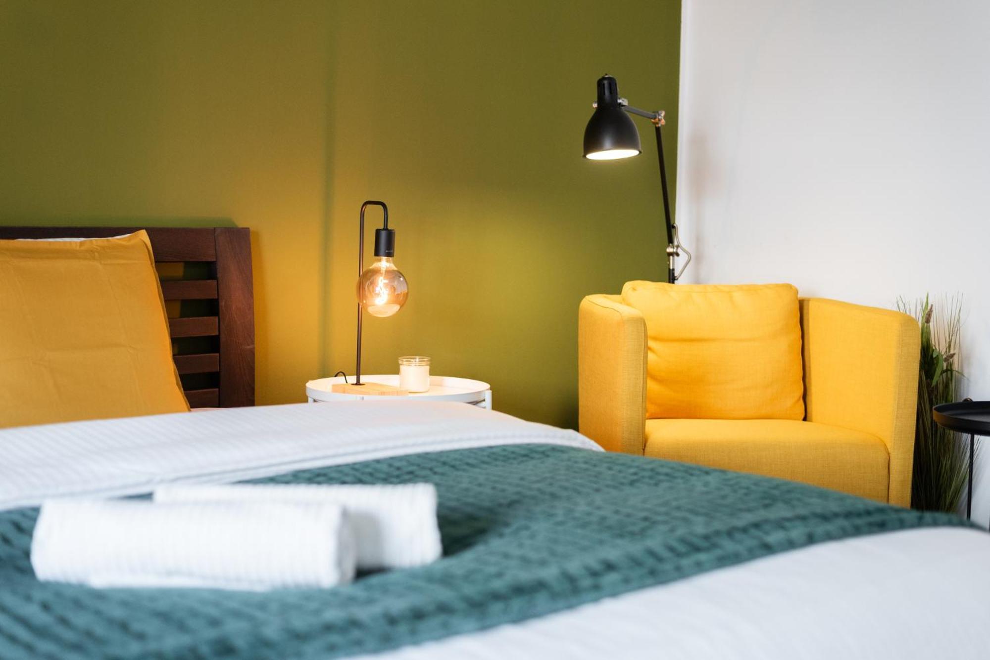 Spacious Near Karlin Square * Prague