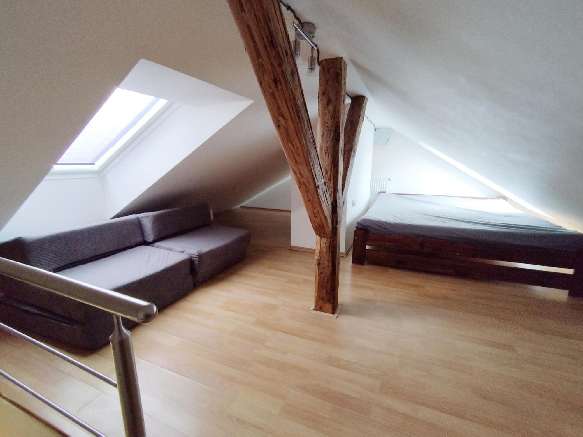 Appartement Cozy Rooftop With Balcony Prague