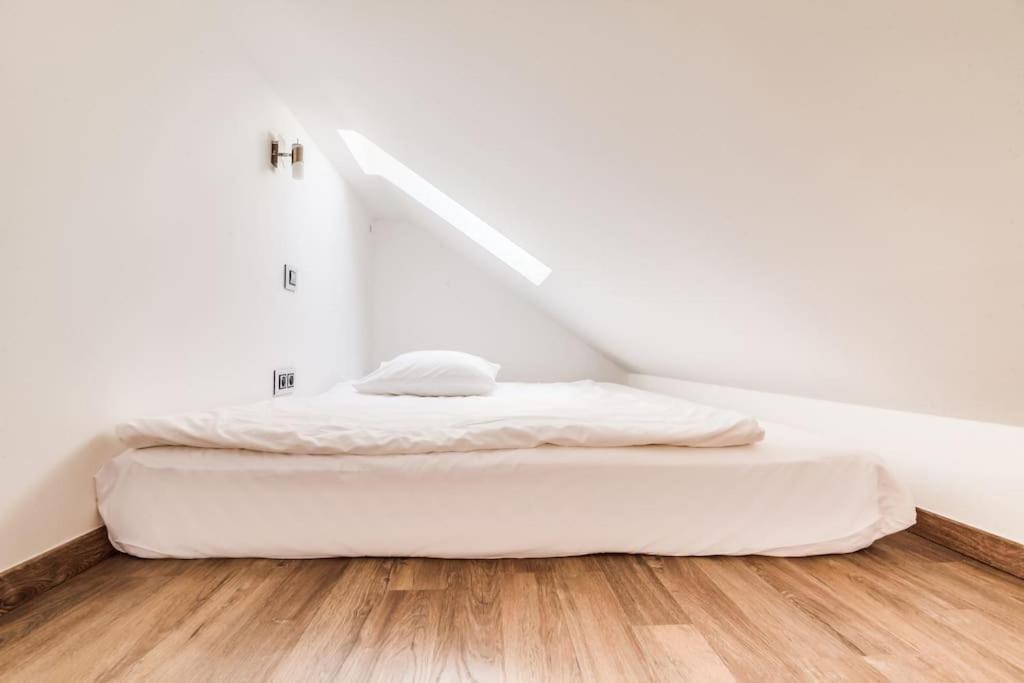 Apartment Deluxe Mansard In Karlin