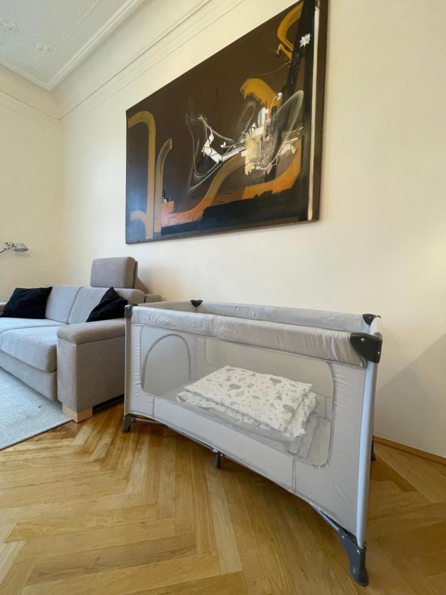 New Manes Apartment *