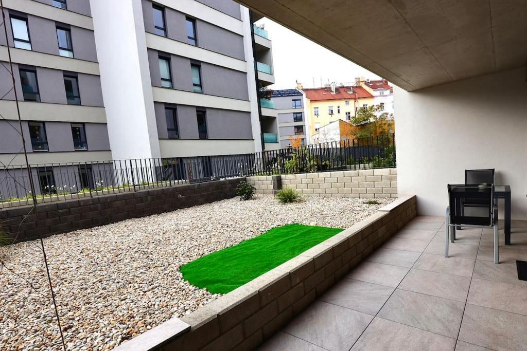 Modern • Garden • Near The Center Apartment *
