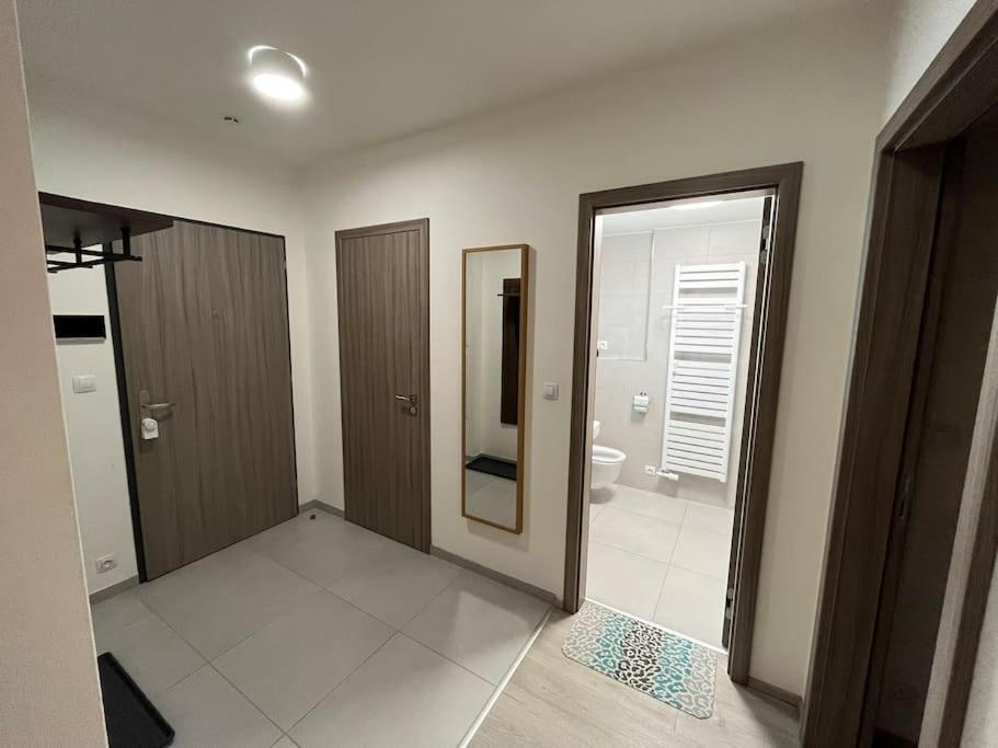 Modern • Garden • Near The Center Apartment *