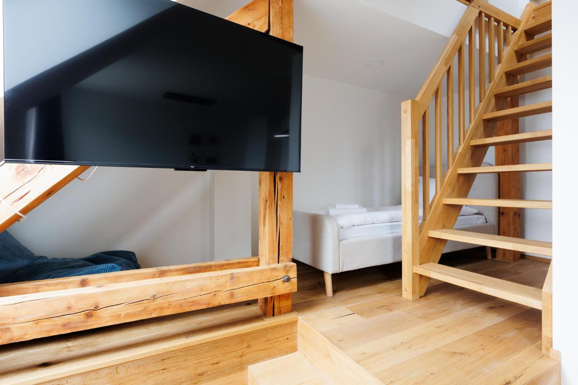 Apartment 2 With Terrace And Free Parking Near Metro Prague