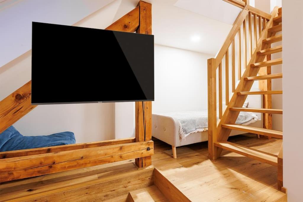 2 With Terrace And Free Parking Near Metro *