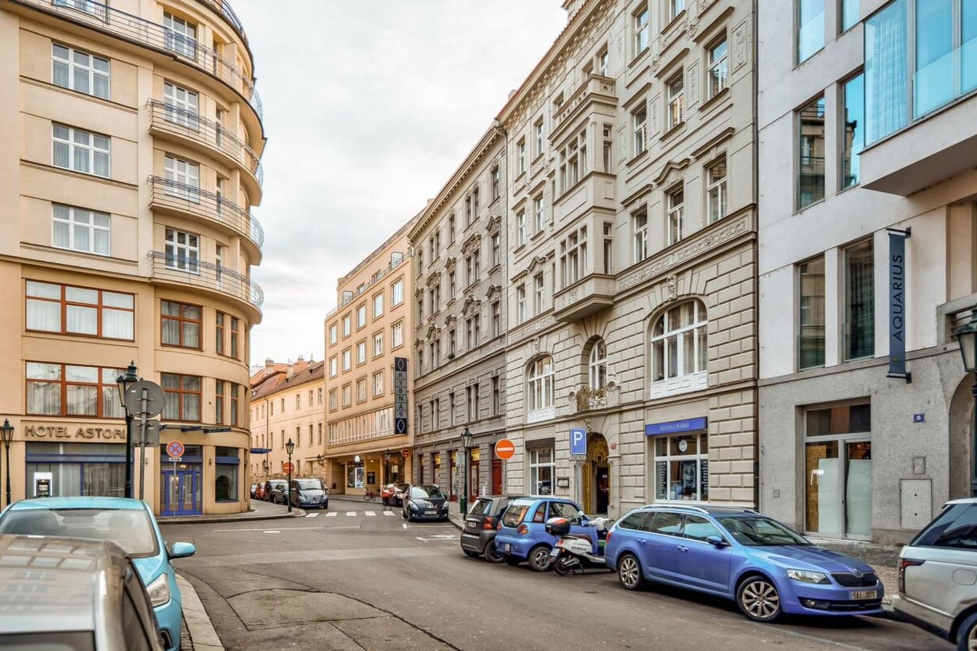Roy 2 Bdr With Castle View, Parking & Ac Apartment