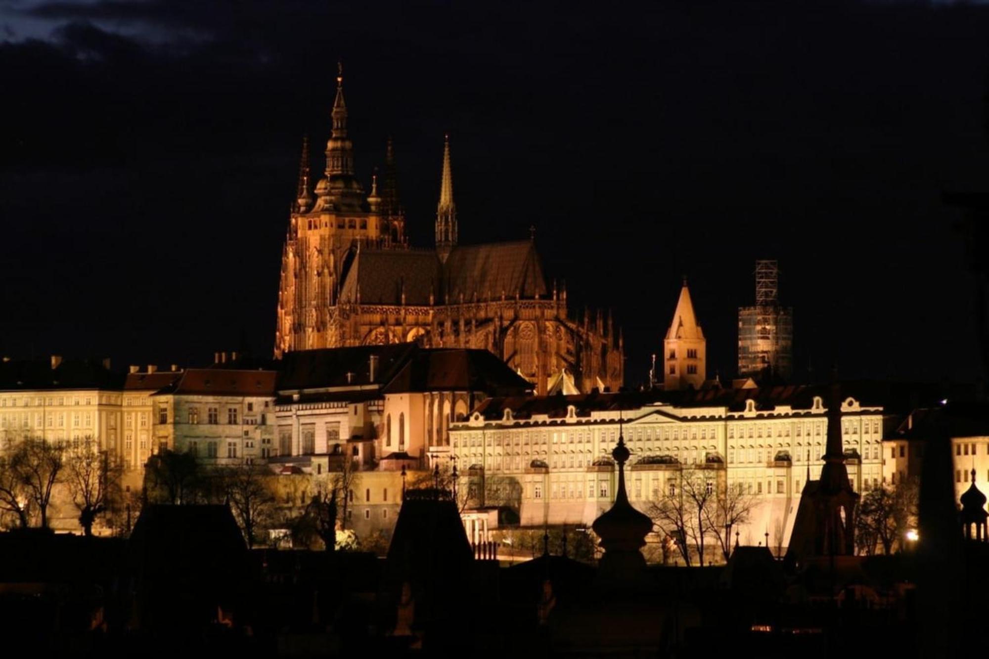 Roy 2 Bdr With Castle View, Parking & Ac Prague