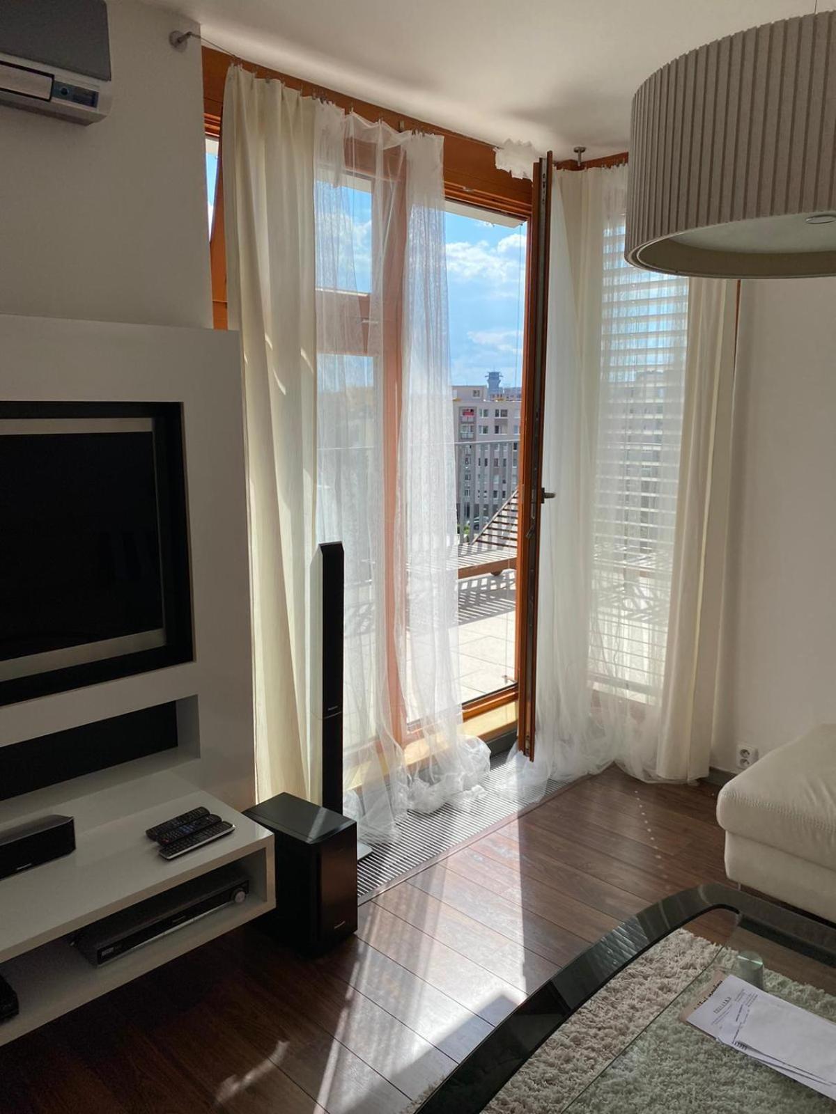 Rooftop With Pergola And Parking Apartamento Praga