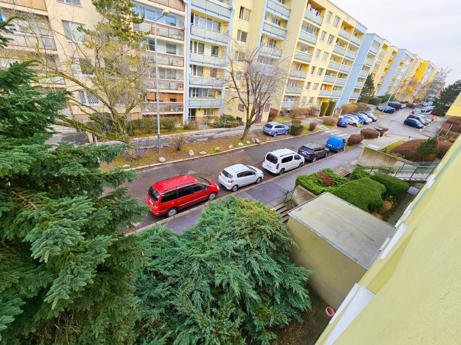Family For 6, 10mins To Centre, Free Parking, Quiet Location, New Furniture, Balcony Appartement *