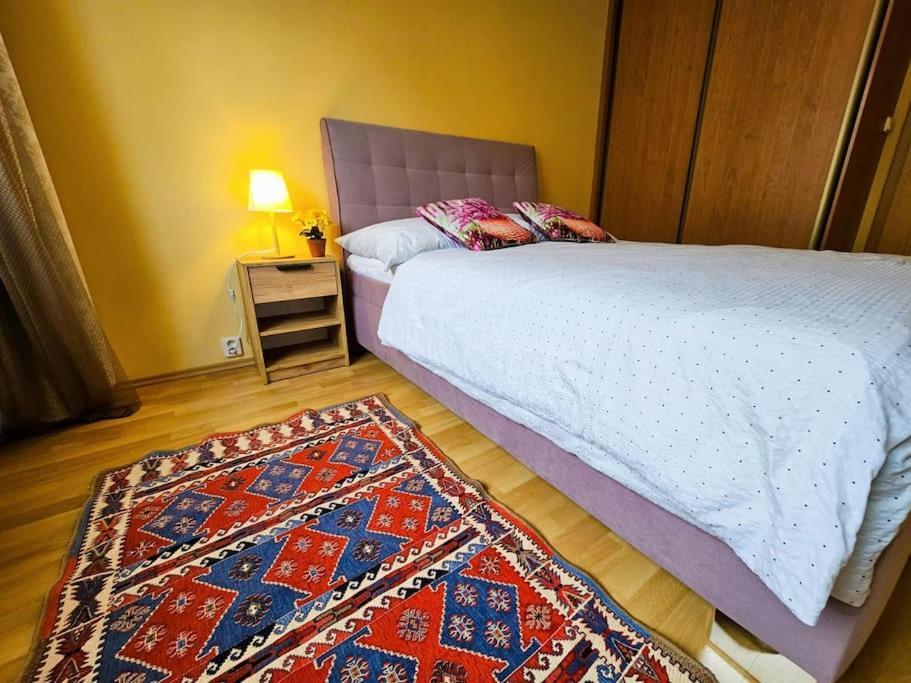 Appartement Family For 6, 10mins To Centre, Free Parking, Quiet Location, New Furniture, Balcony *