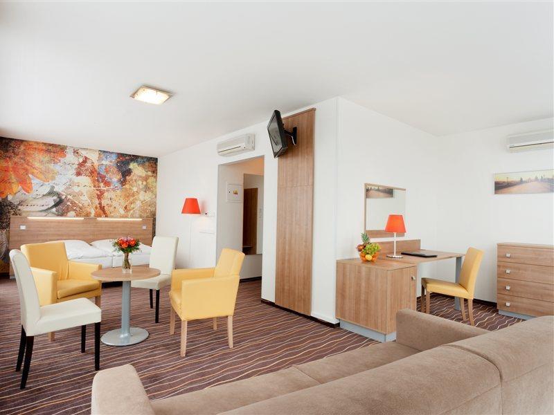 Akcent Hotel 3*