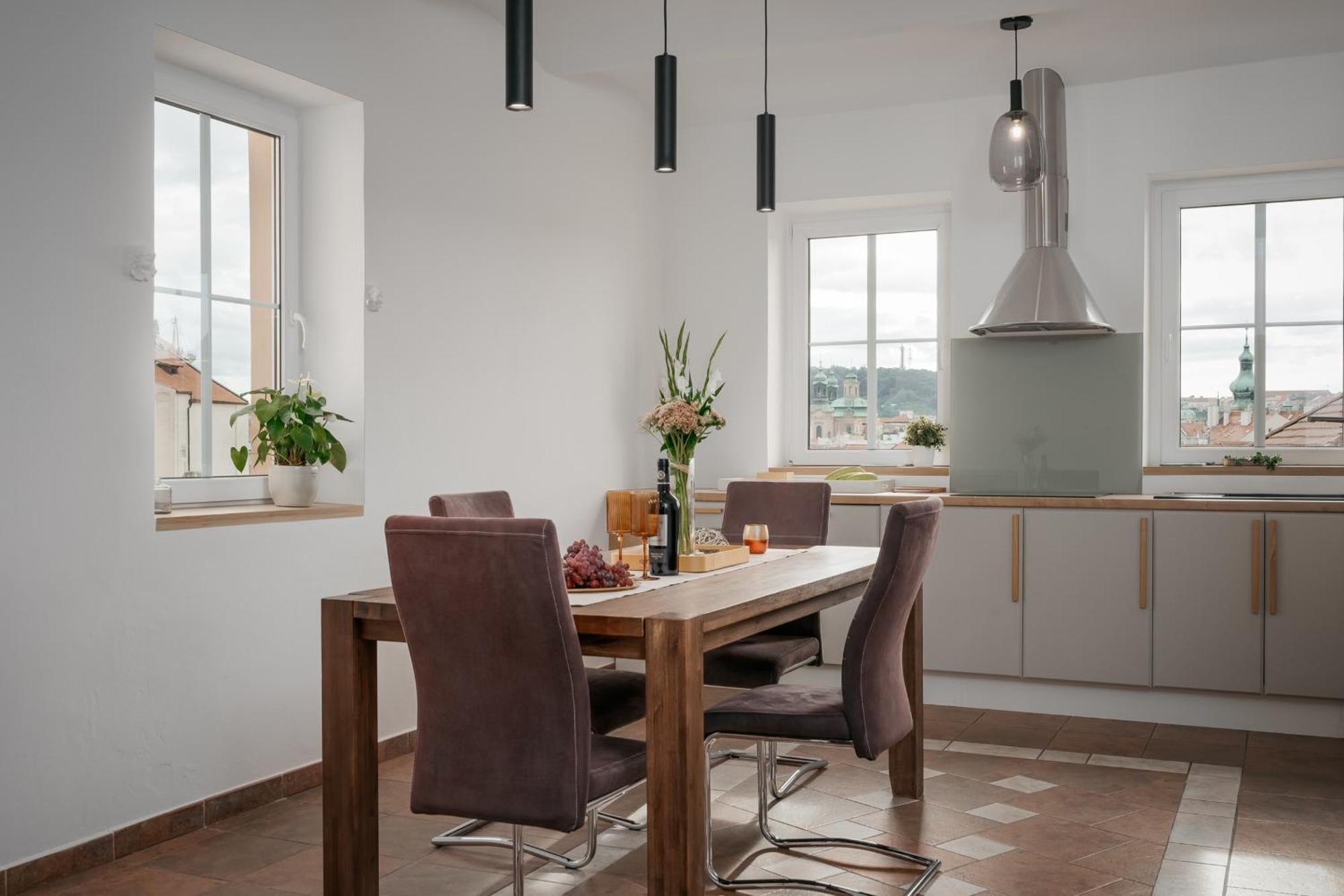 Apartment Dot 3 Bdr With Tyn Cathedral View & Ac Prague