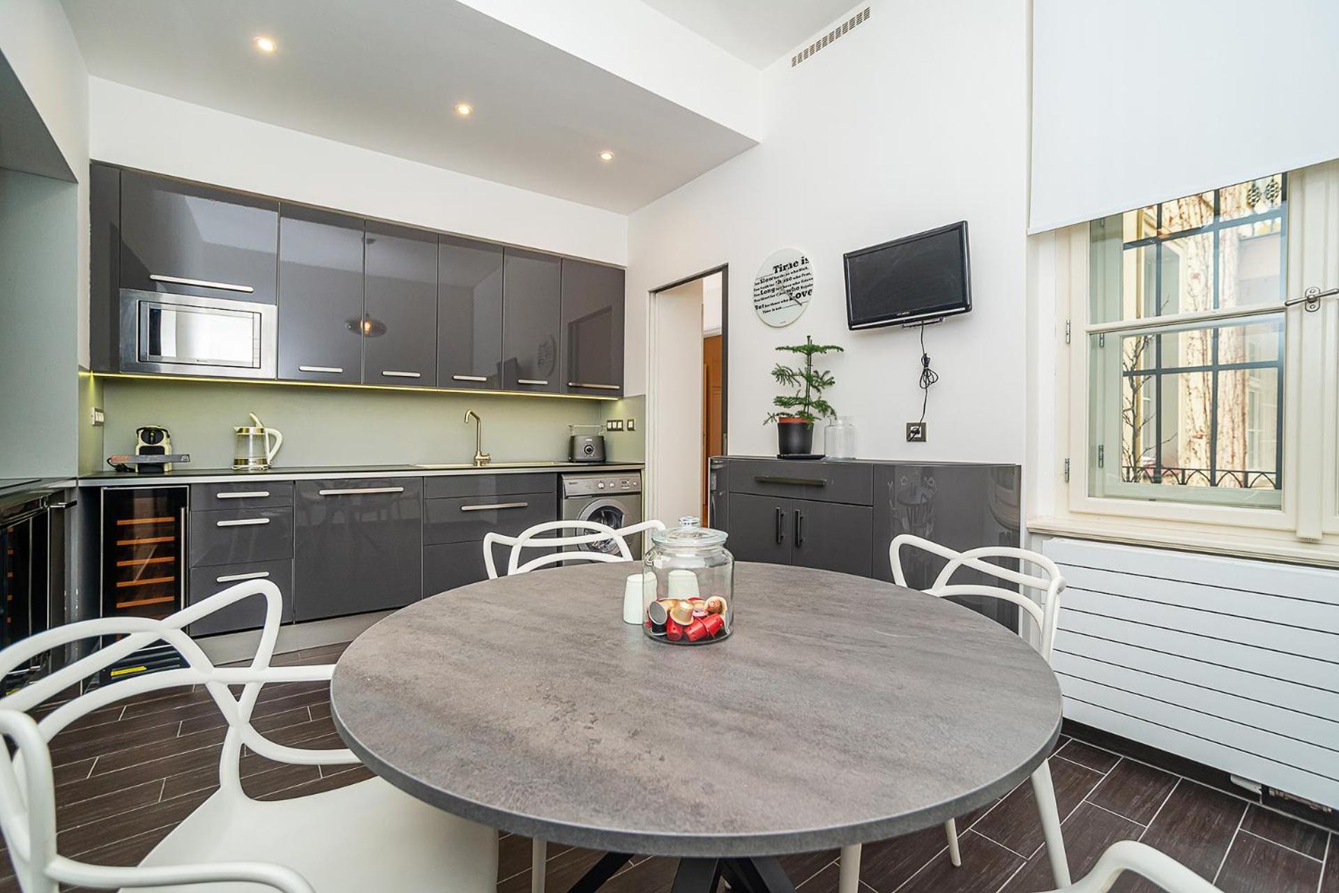 Apartamento Luxurious Two-bedroom In The Old Town Praga