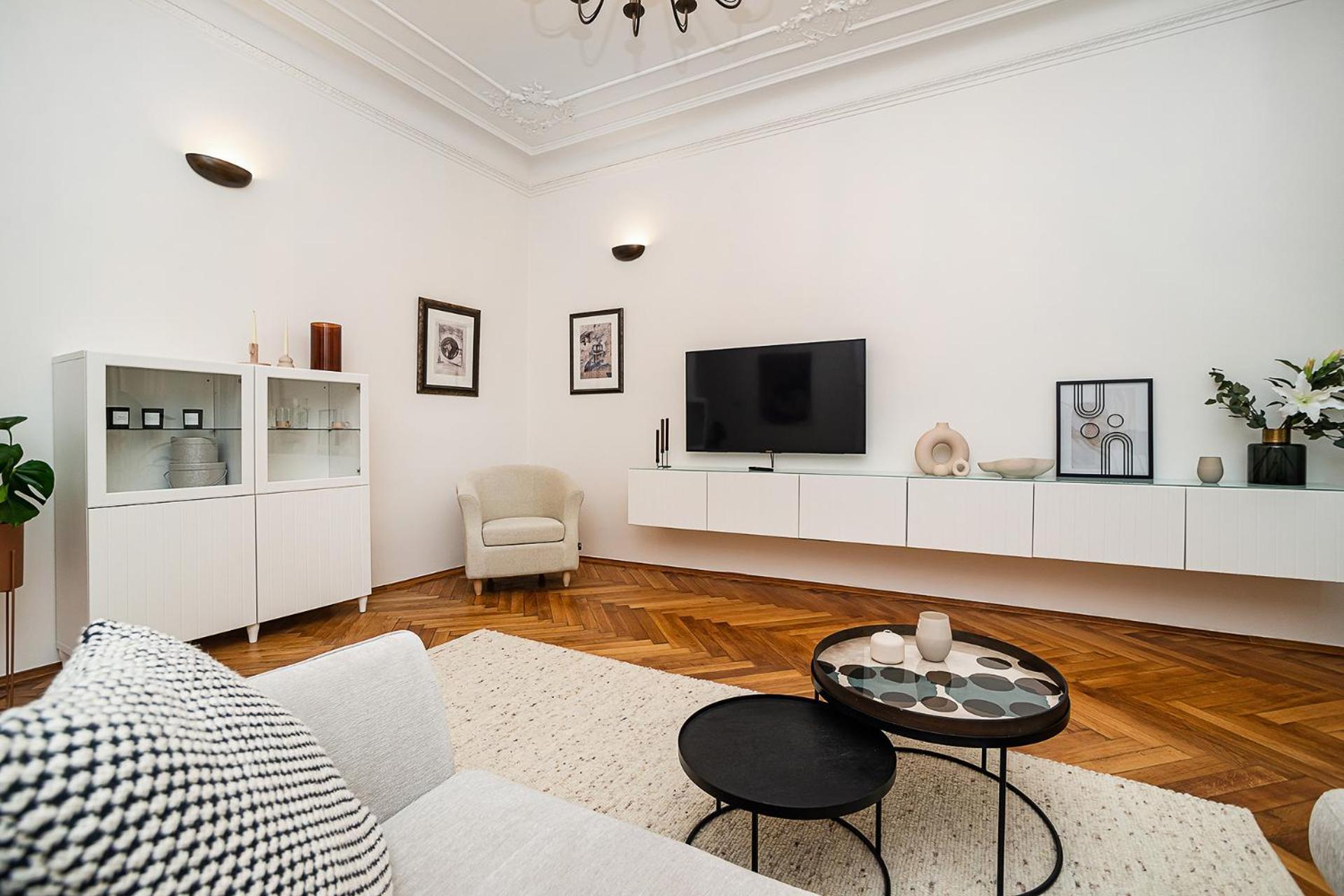 Luxurious Two-bedroom In The Old Town Apartamento