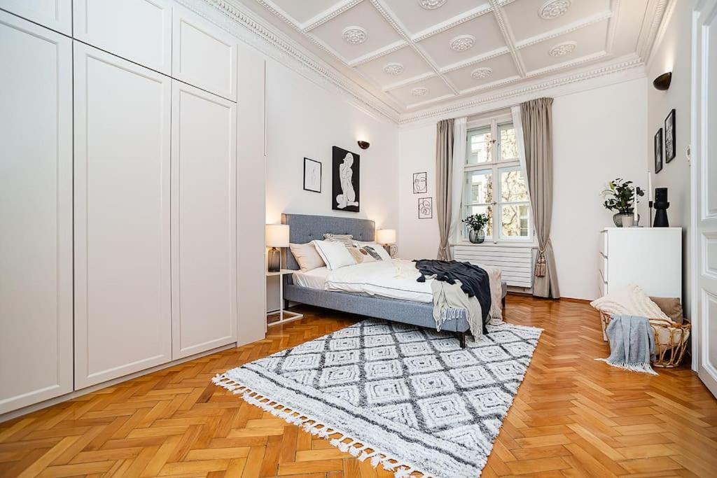 Luxurious Two-bedroom In The Old Town * Praga