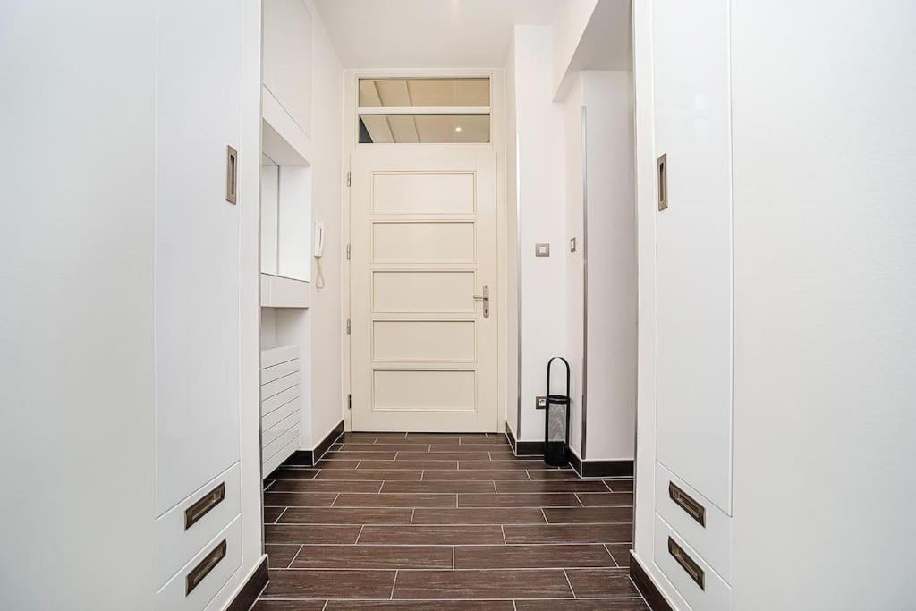 Luxurious Two-bedroom In The Old Town Apartamento *