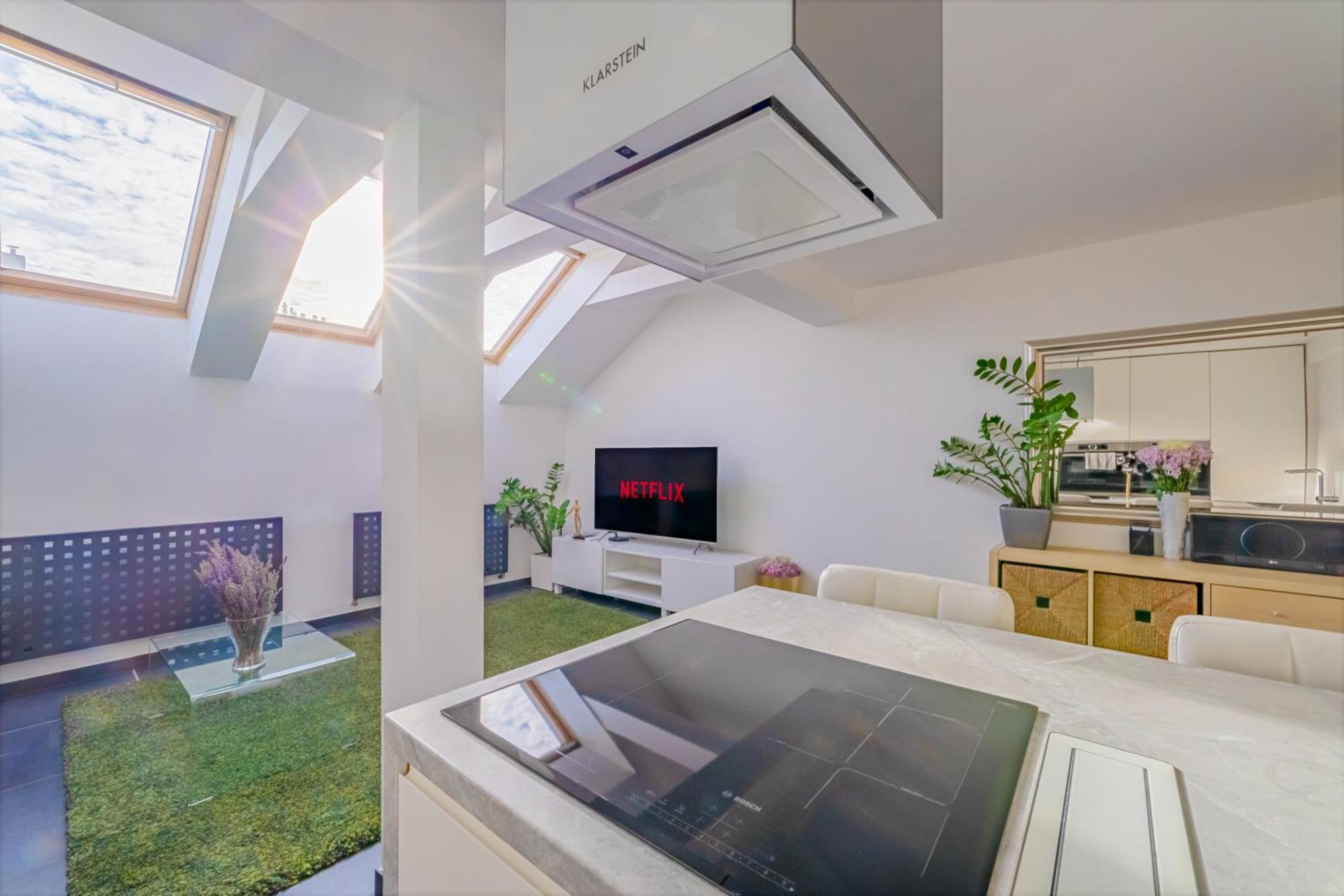 Apartment Modaloft Duplex By Rentez Prague