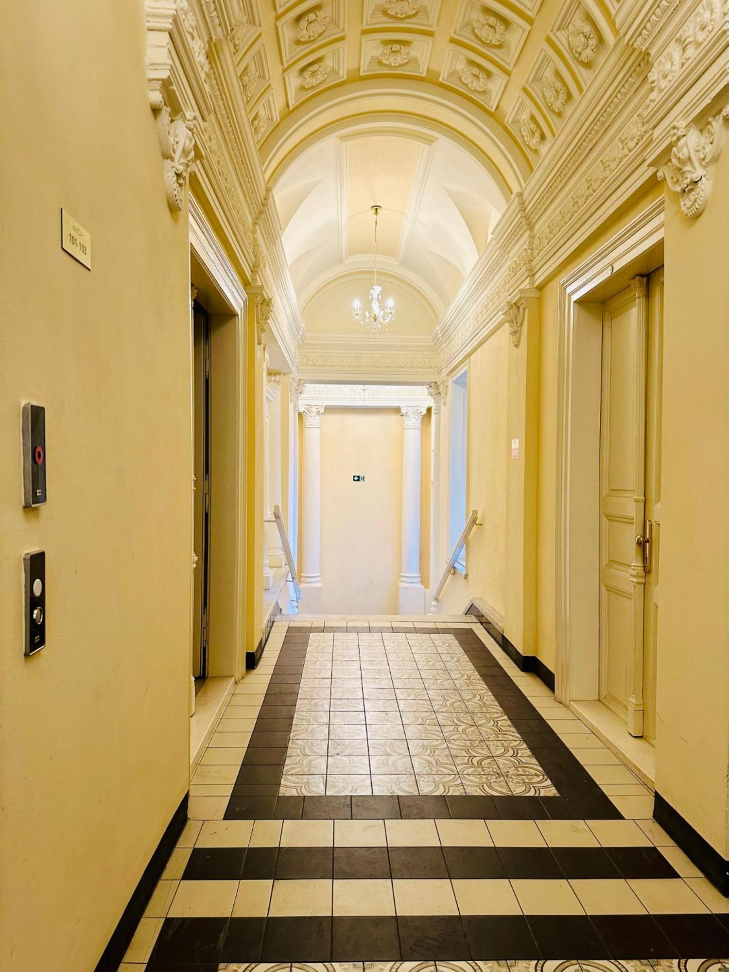 Wenceslas' Shi Apartment Prague