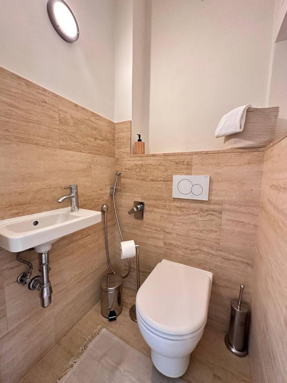 3bdr Bohemian Style Flat With Balcony Daire Prag