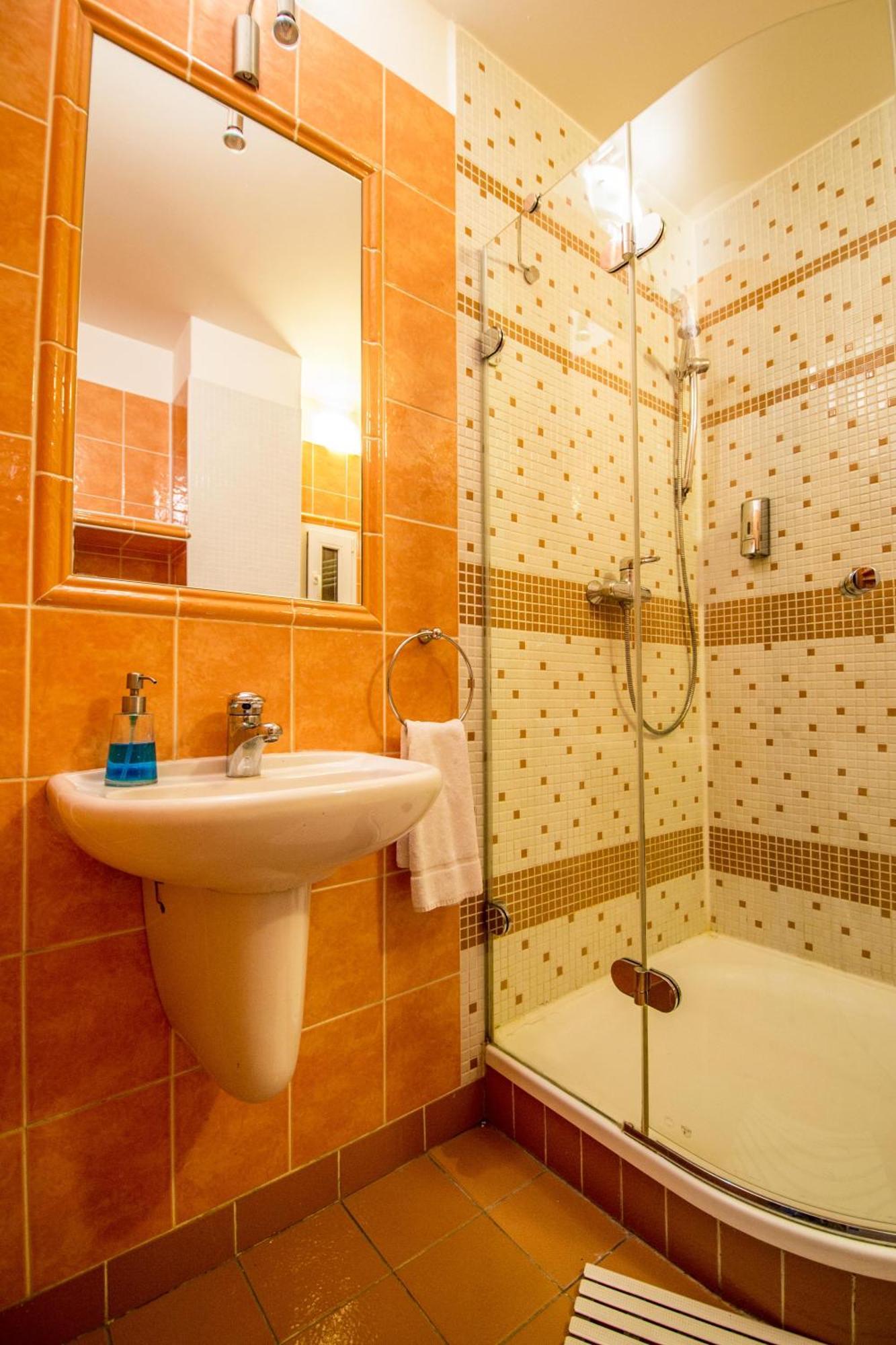 Main Square Sauna And Fireplace Appartement *
