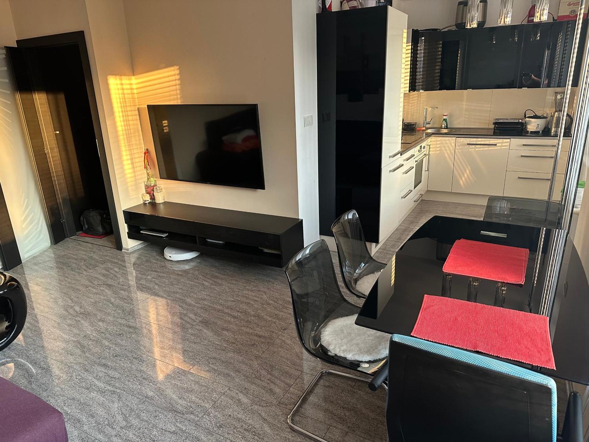 Sunny Modern With 2 With A View And Good Connections To The Centre Apartment *