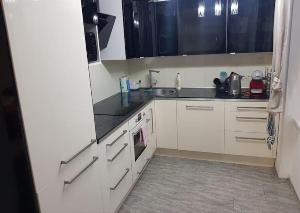 Sunny Modern With 2 With A View And Good Connections To The Centre Apartment