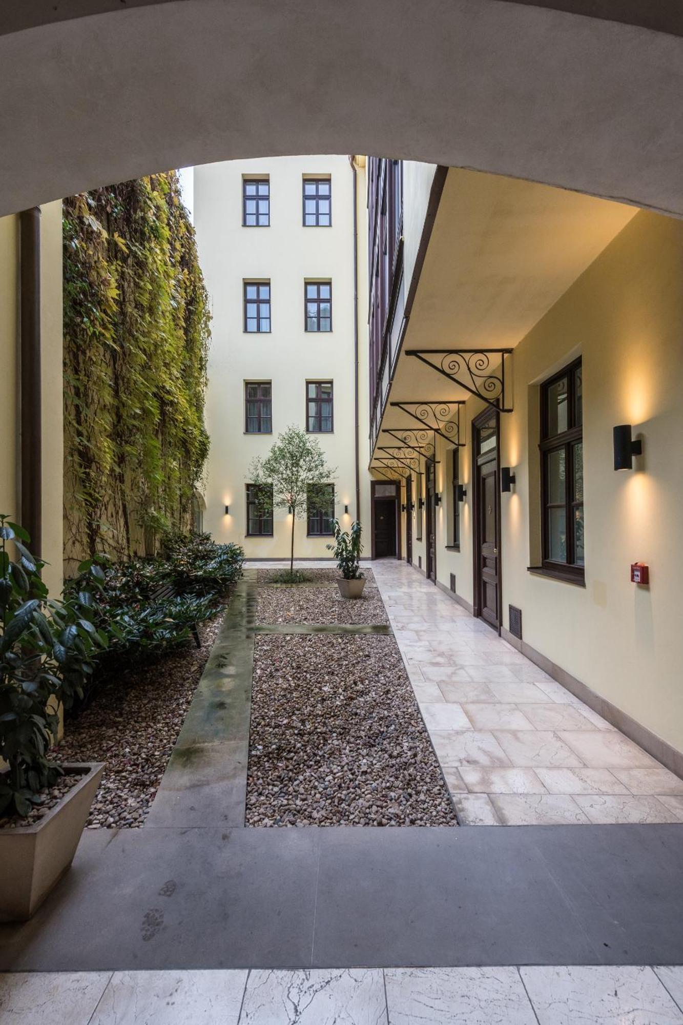 Apartment Upscale In Prime Location Near Sights Prague