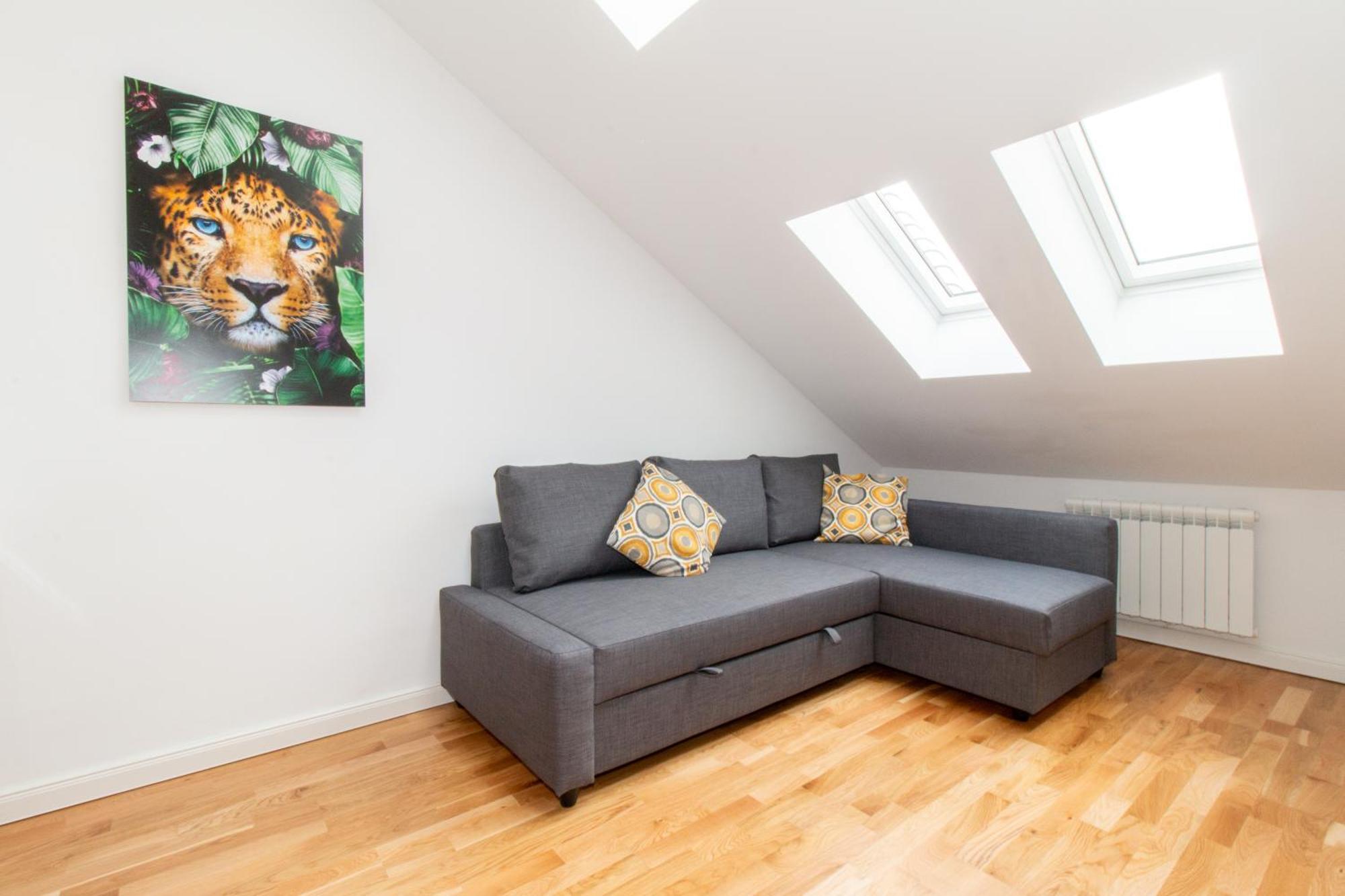 Washingtonova Cr Apartment
