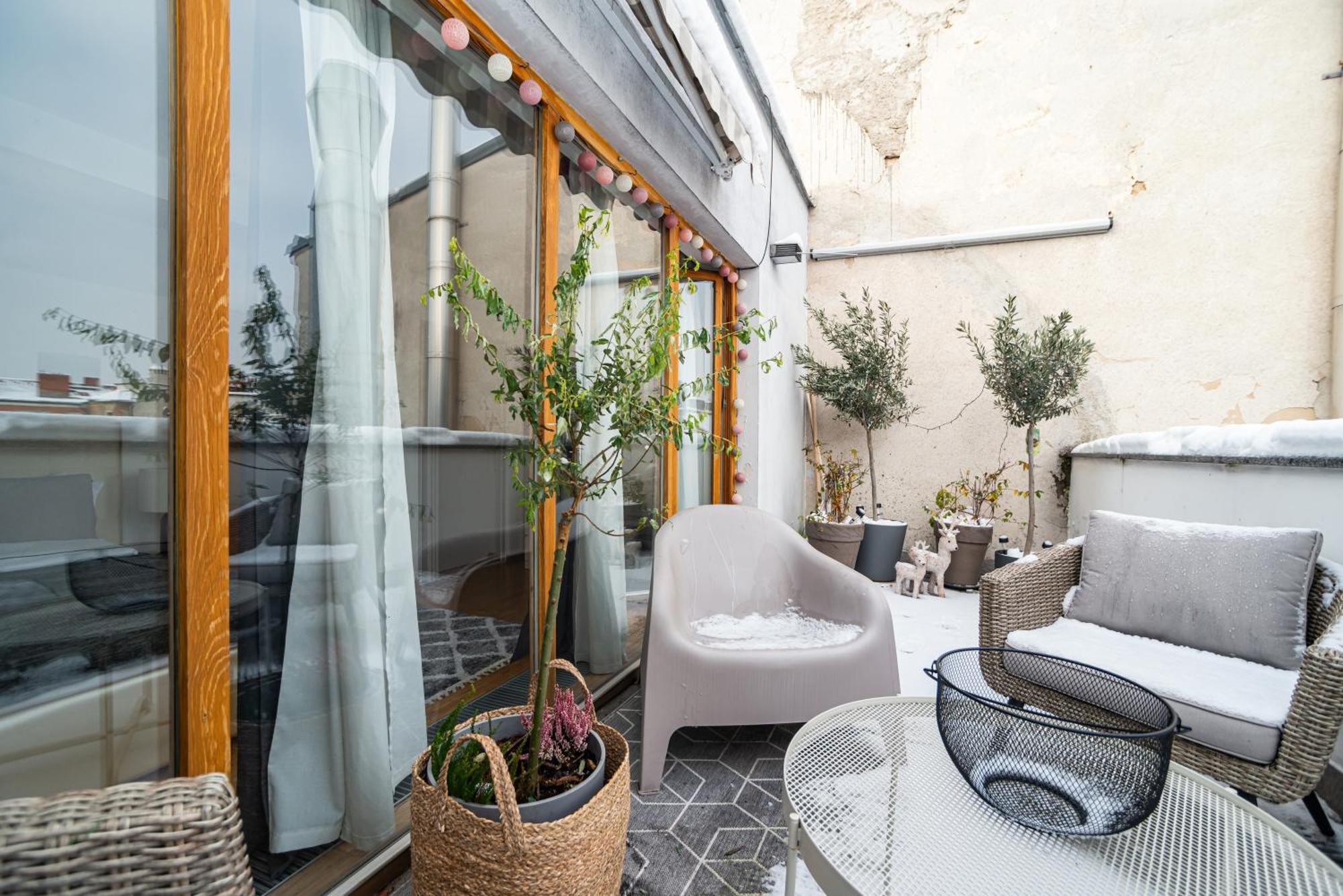 Lavish And Chic Duplex Apartment Prag