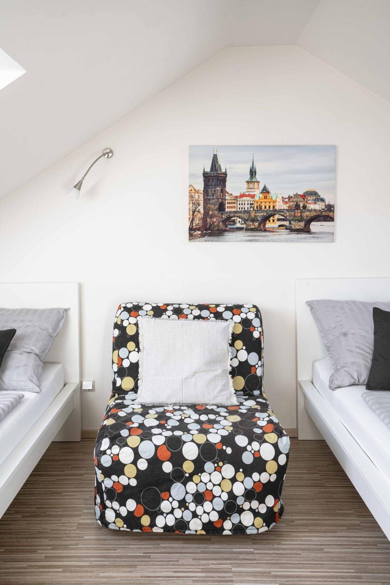 150m² 4br Duplex Near Metro & Center Prague