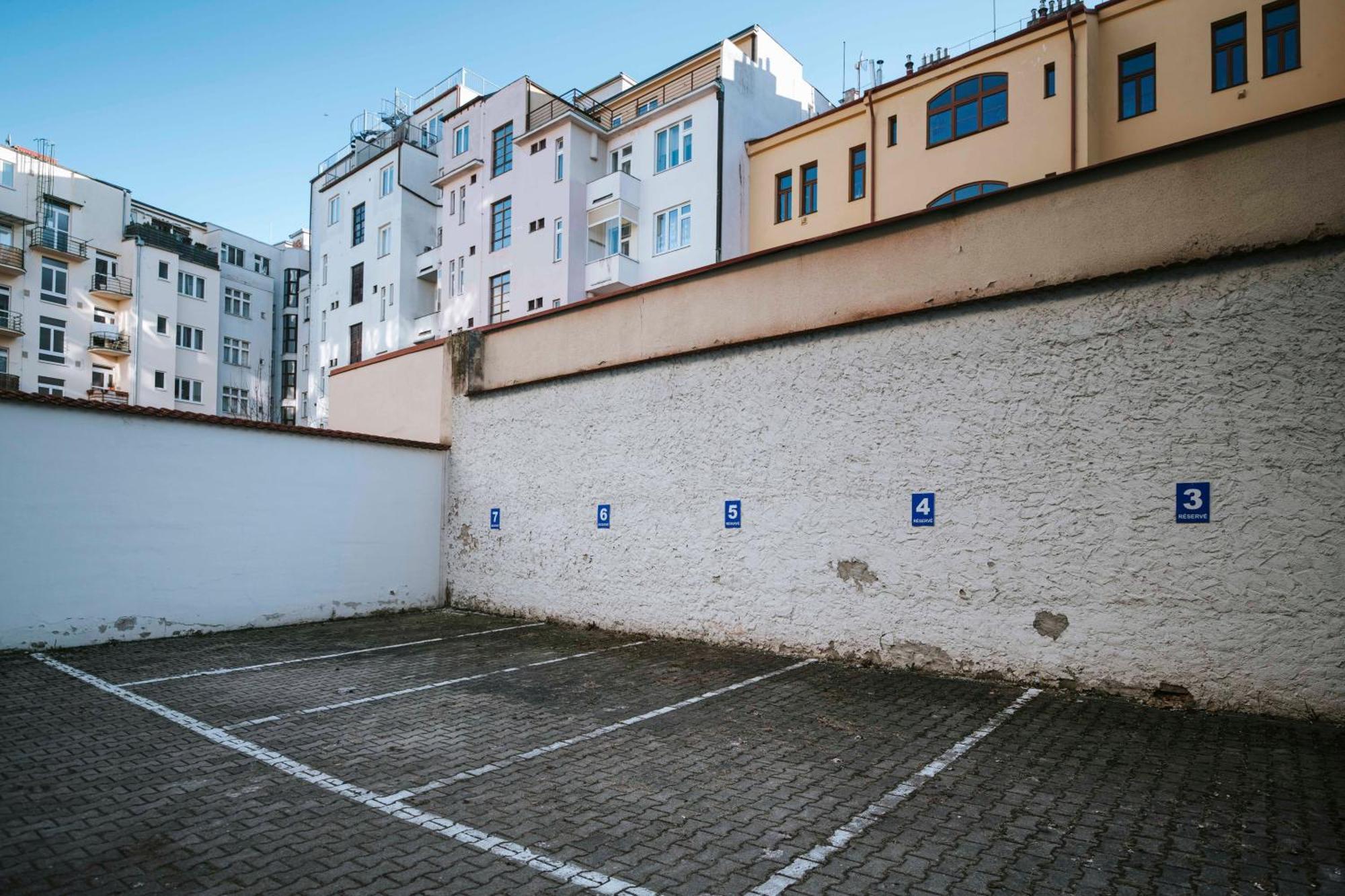 150m² 4br Duplex Near Metro & Center *