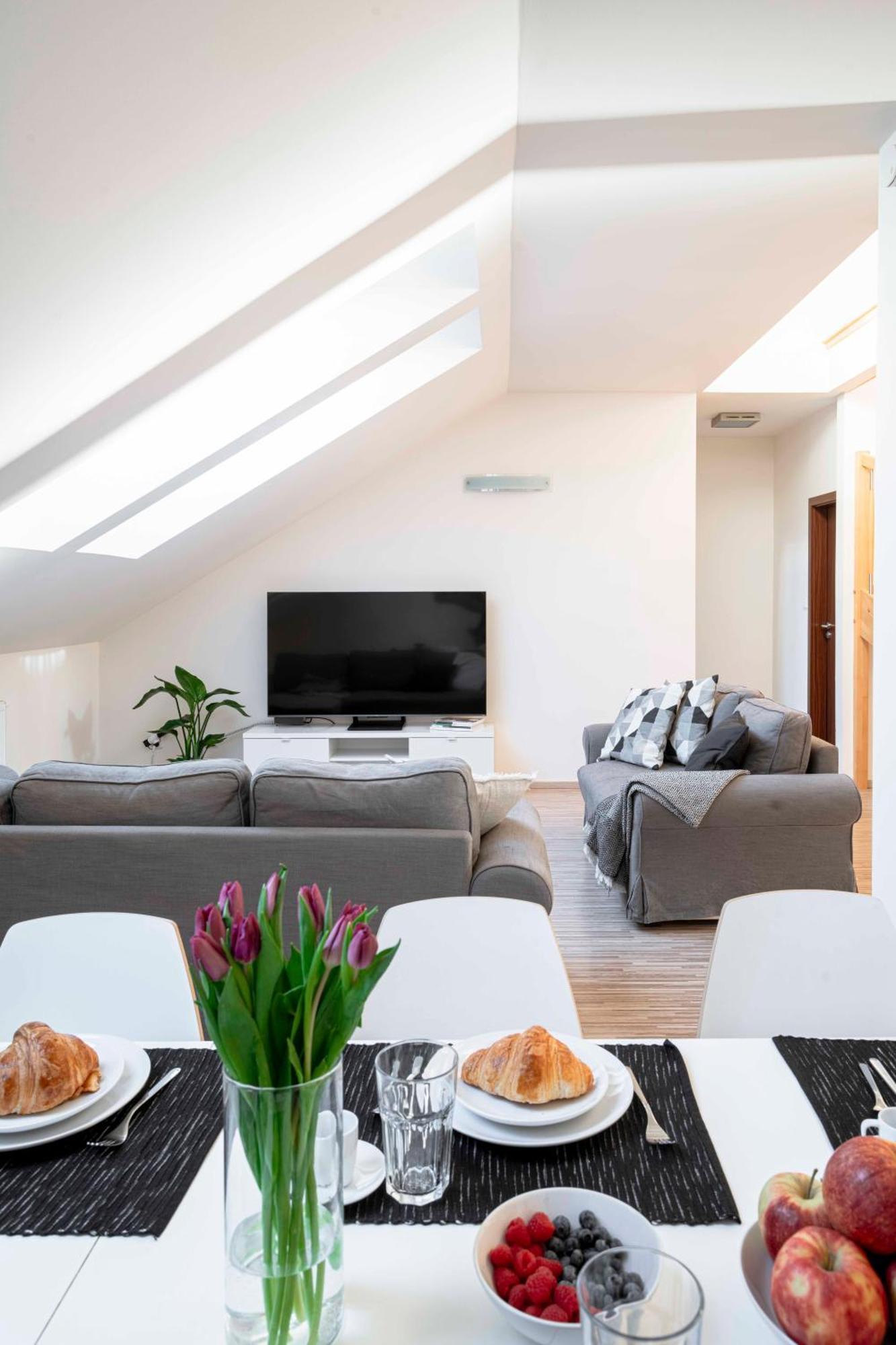Apartment 150m² 4br Duplex Near Metro & Center *