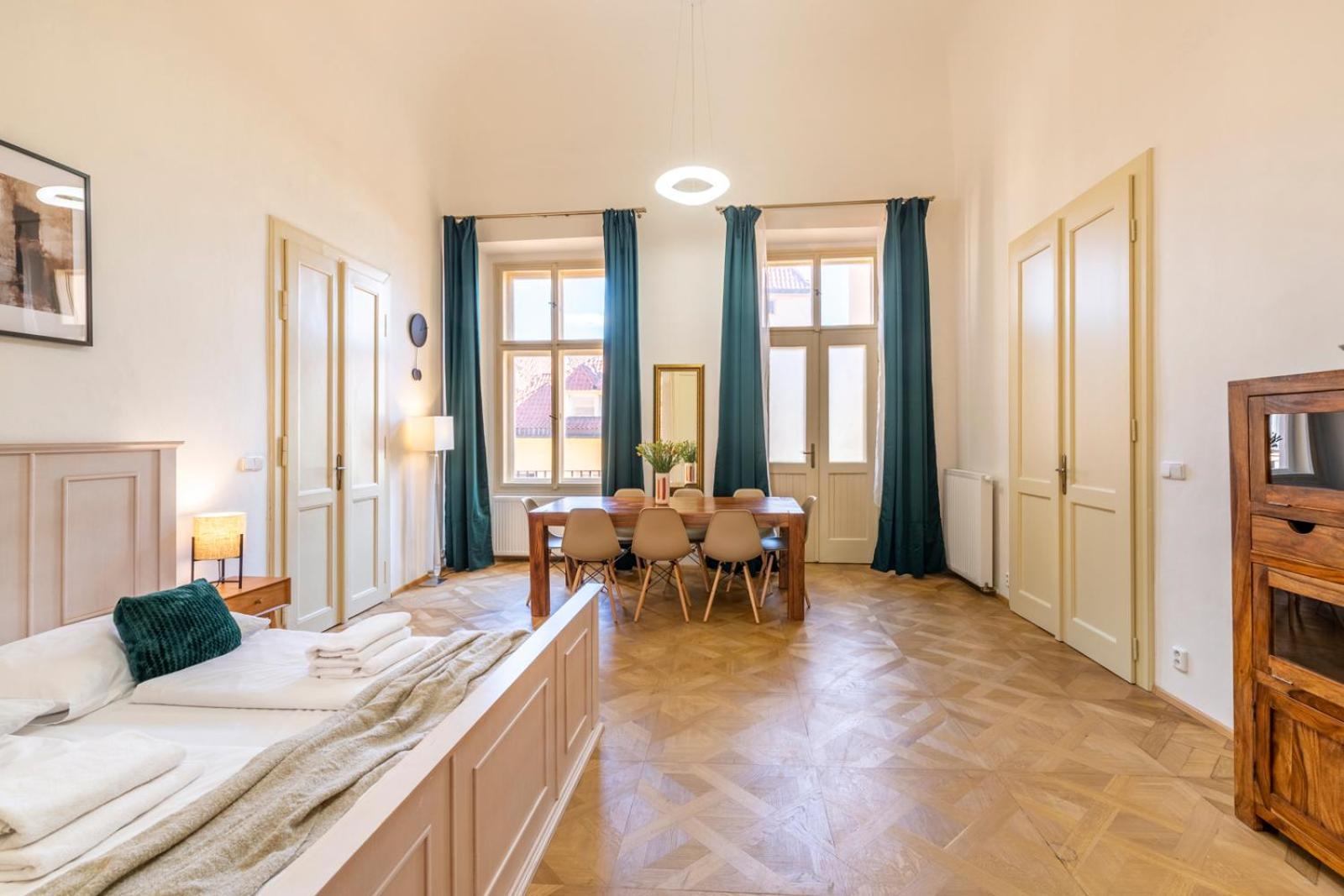 Old Town Square Appart hôtel 4*