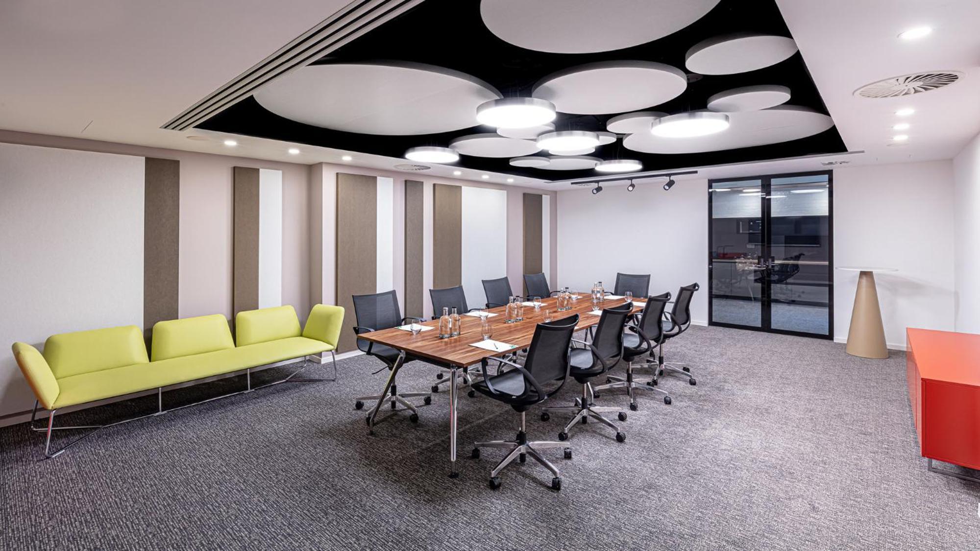 Hotel By Ihg Prague