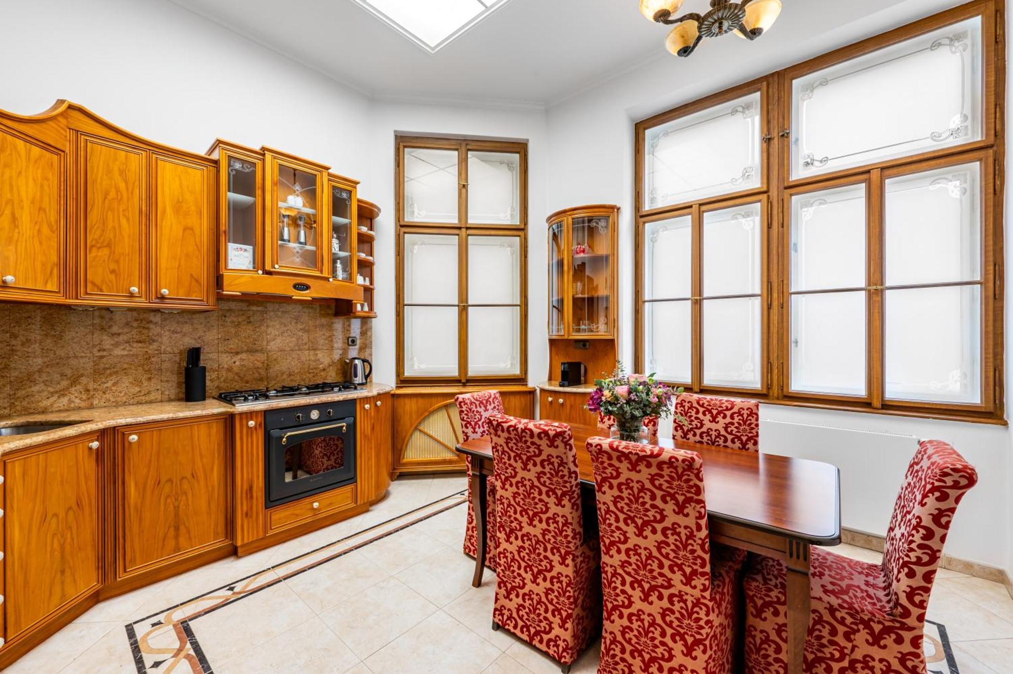 Malostranska Apart Otel 4*