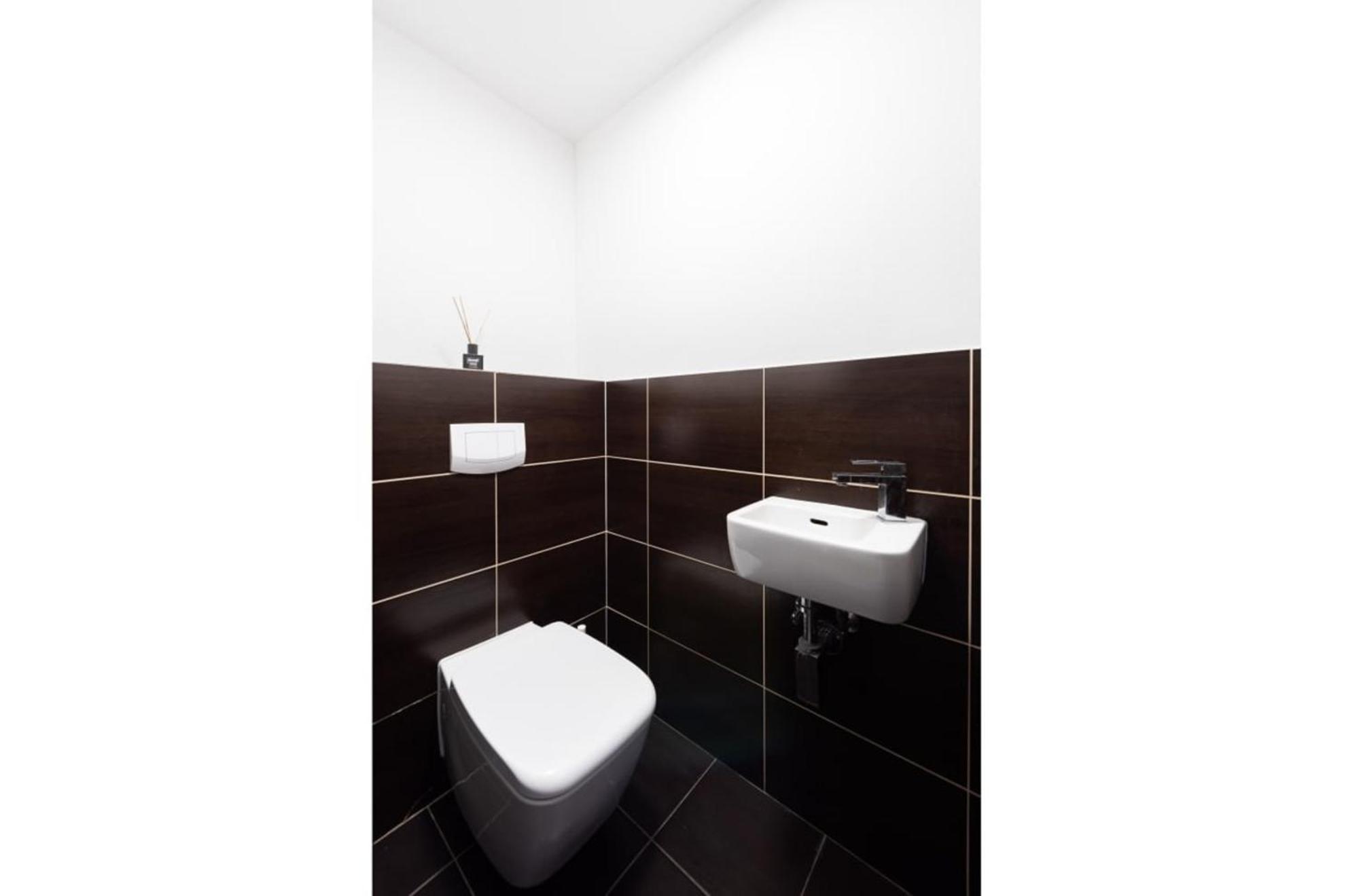 Appartement With Large Balcony, Parking Prague
