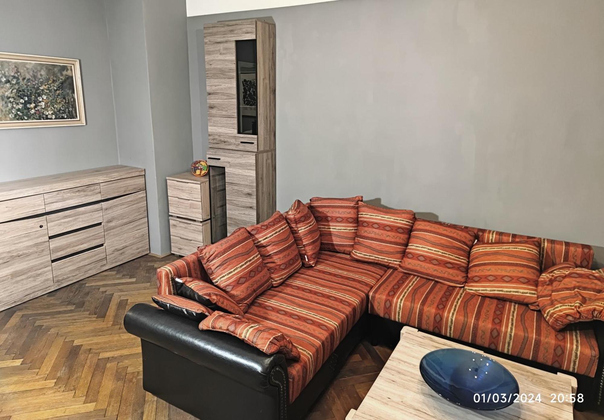 Loong Refresh Old Town Praga