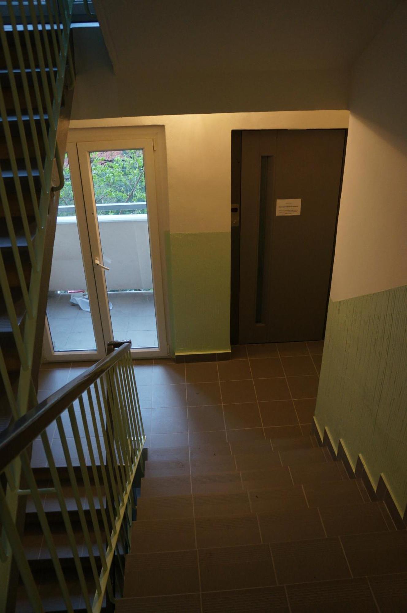 Jana's Wow Apt, 2br, Metro Next Door, Near The Airport Apartamento *