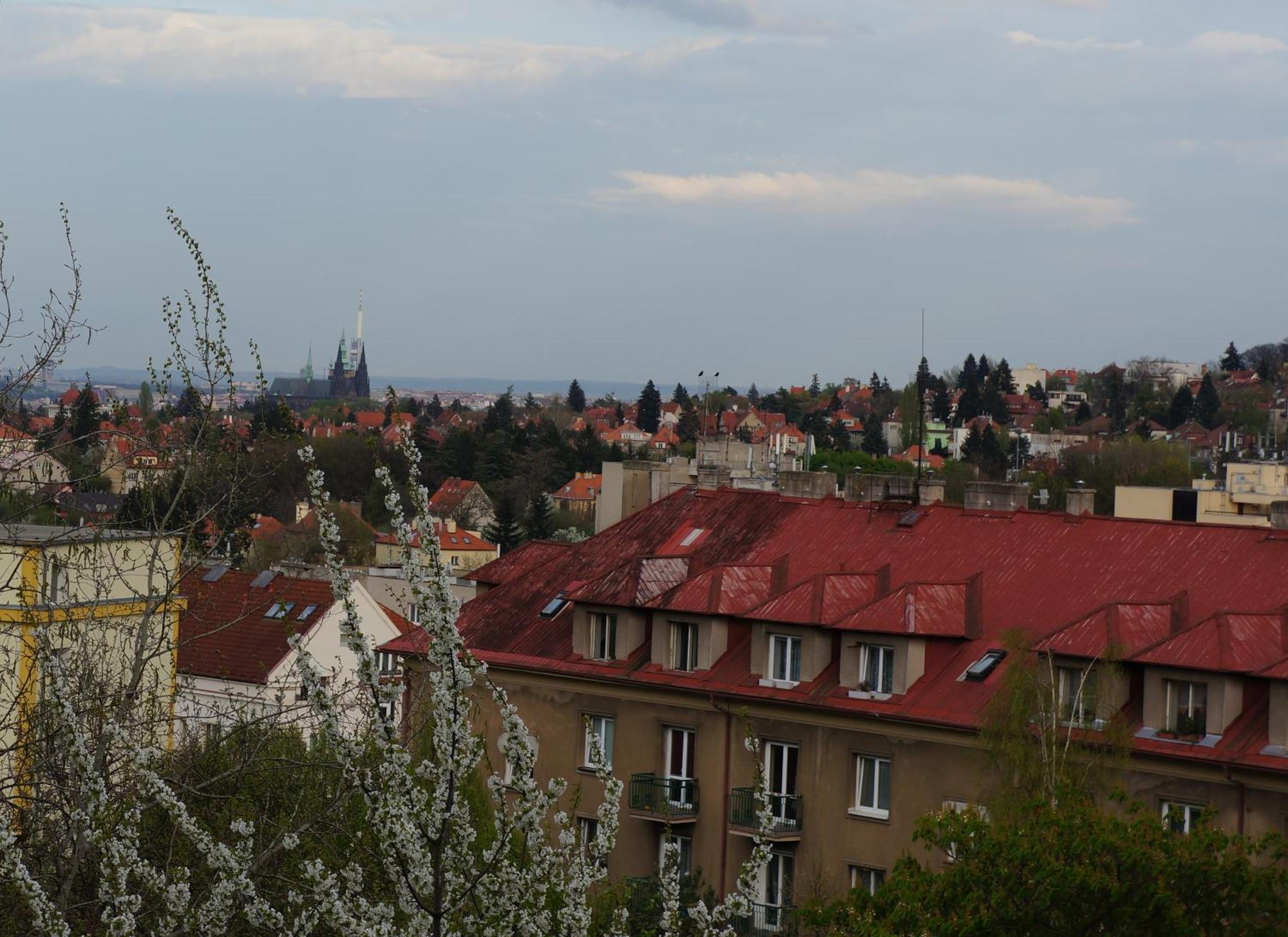 Jana's Wow Apt, 2br, Metro Next Door, Near The Airport Prague