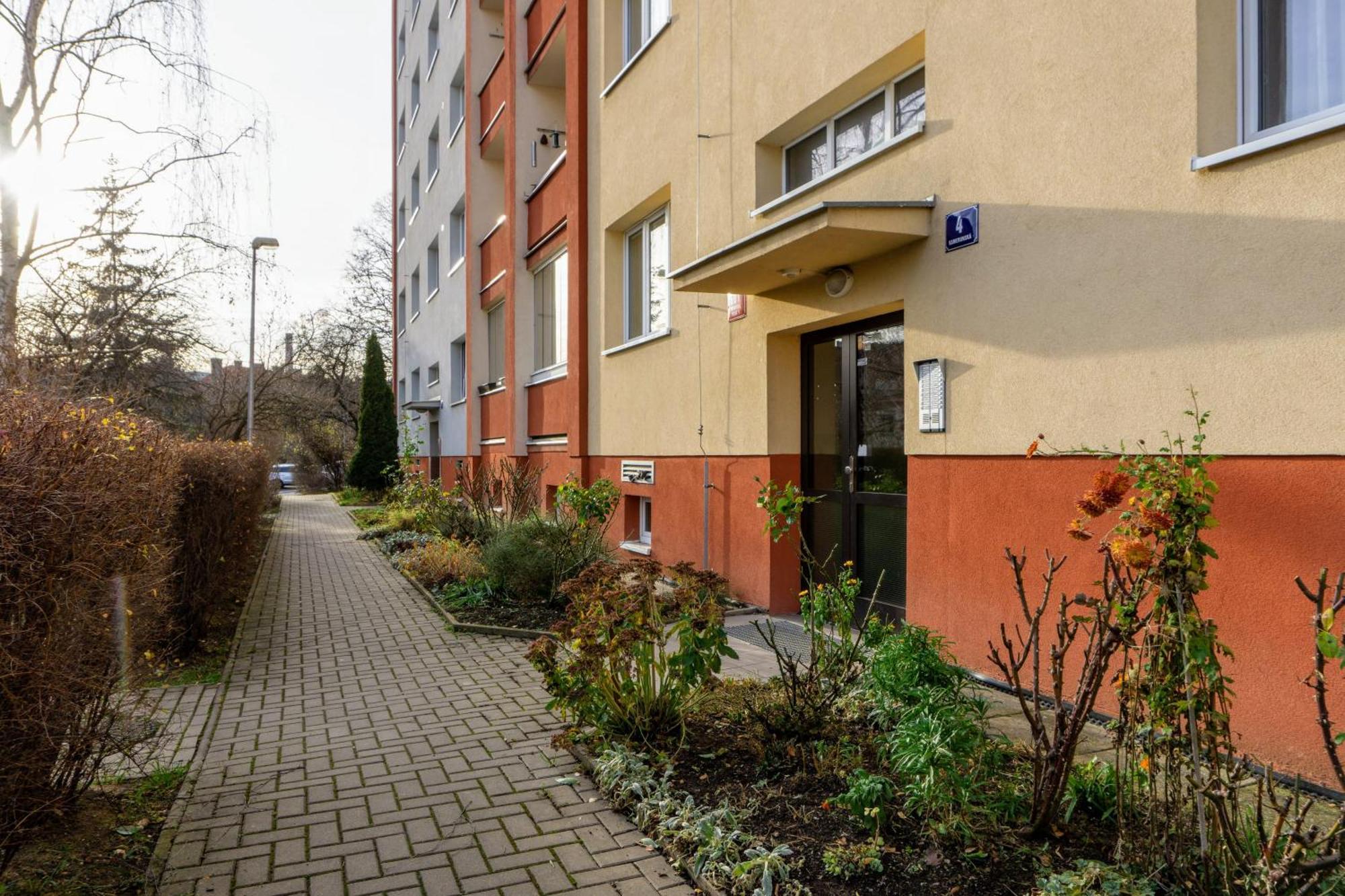 Apartamento Jana's Wow Apt, 2br, Metro Next Door, Near The Airport *