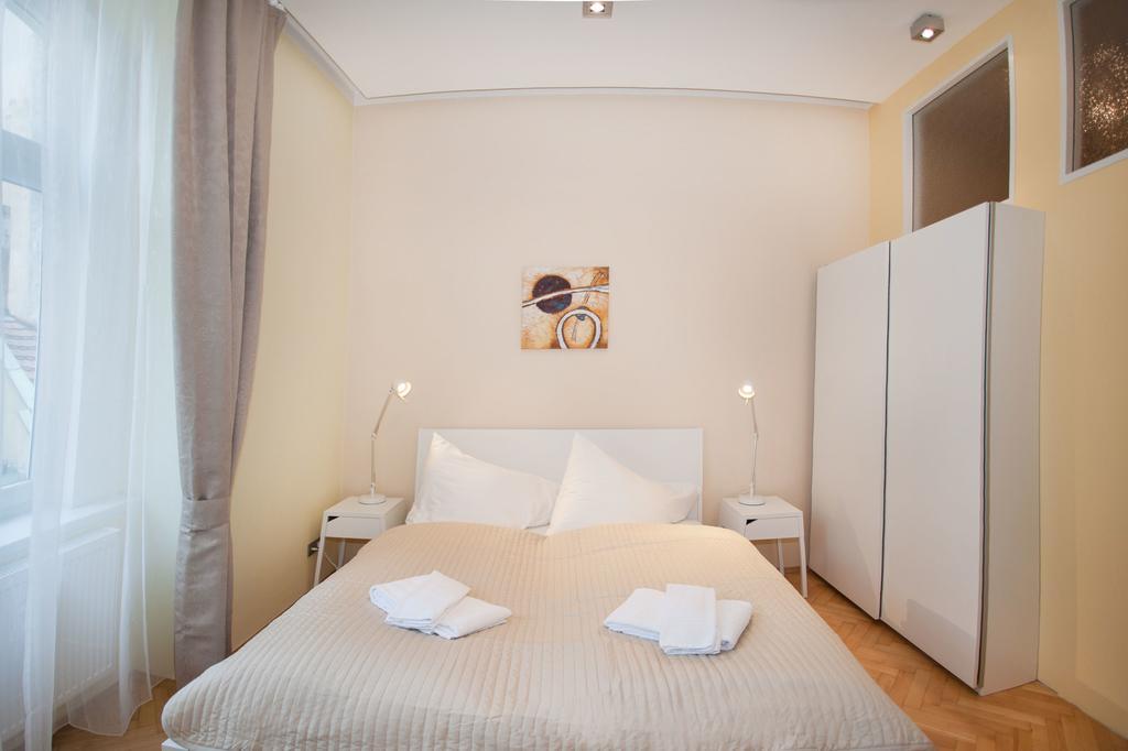 4bdr Meeting Point By Ruterra Apartment Prague